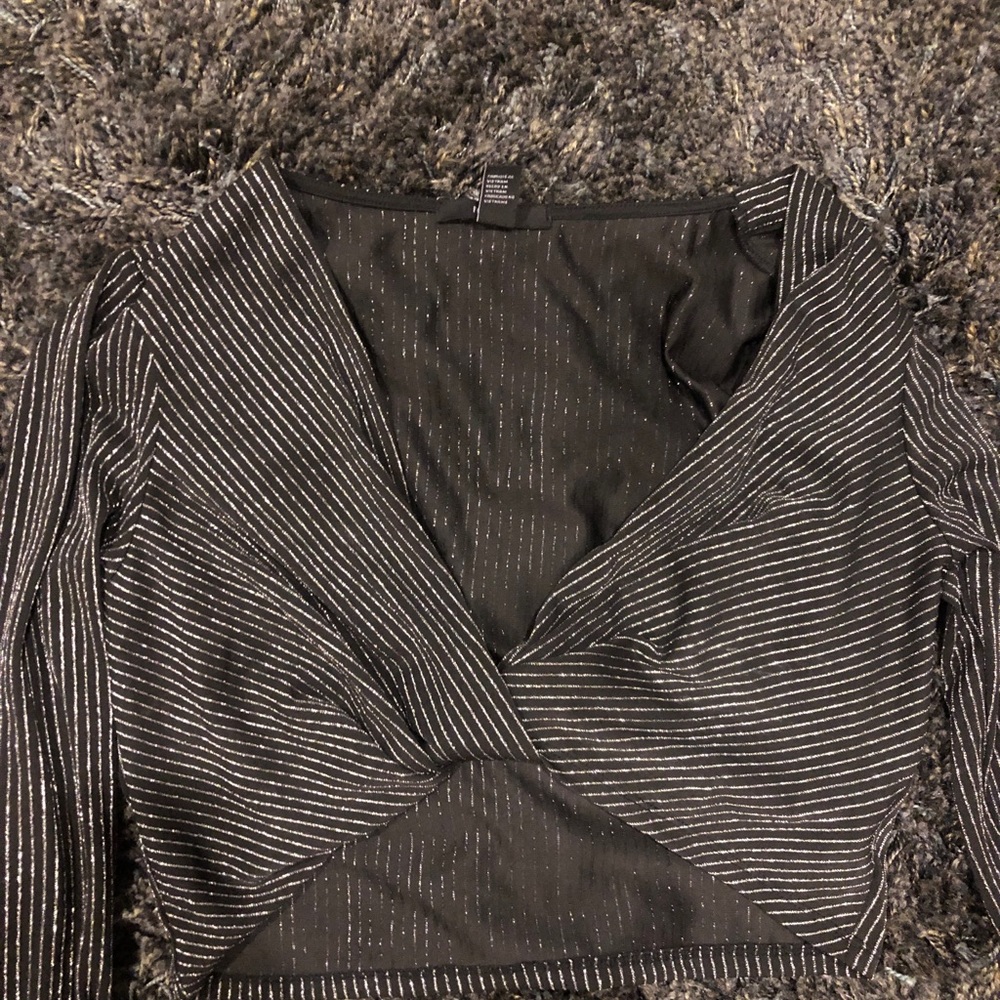 Criss crossed long sleeve top